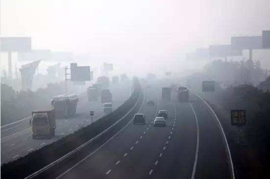 華瑞通科技星光級(jí)25倍機(jī)芯直線10公里高清透霧監(jiān)控視頻