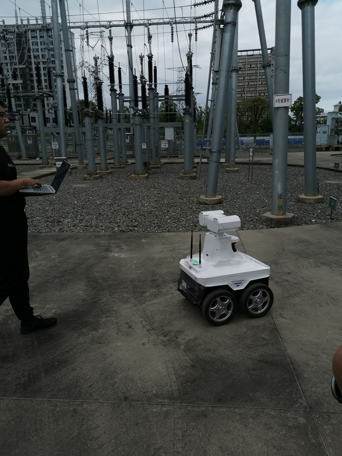 變電站巡檢機器人