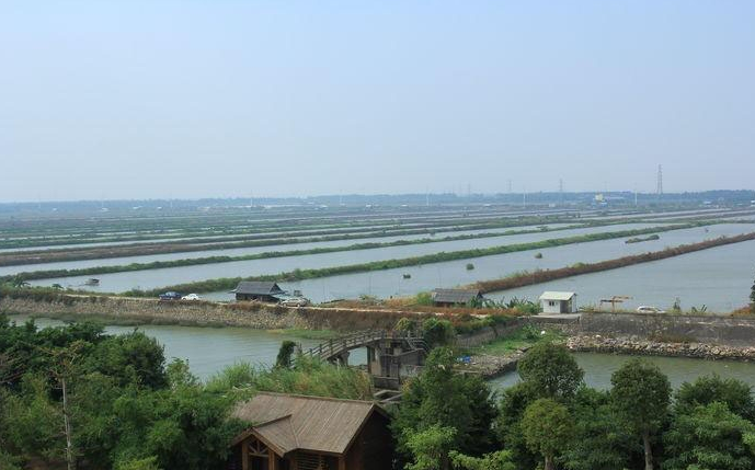 魚塘雙光譜云臺攝像機(jī)