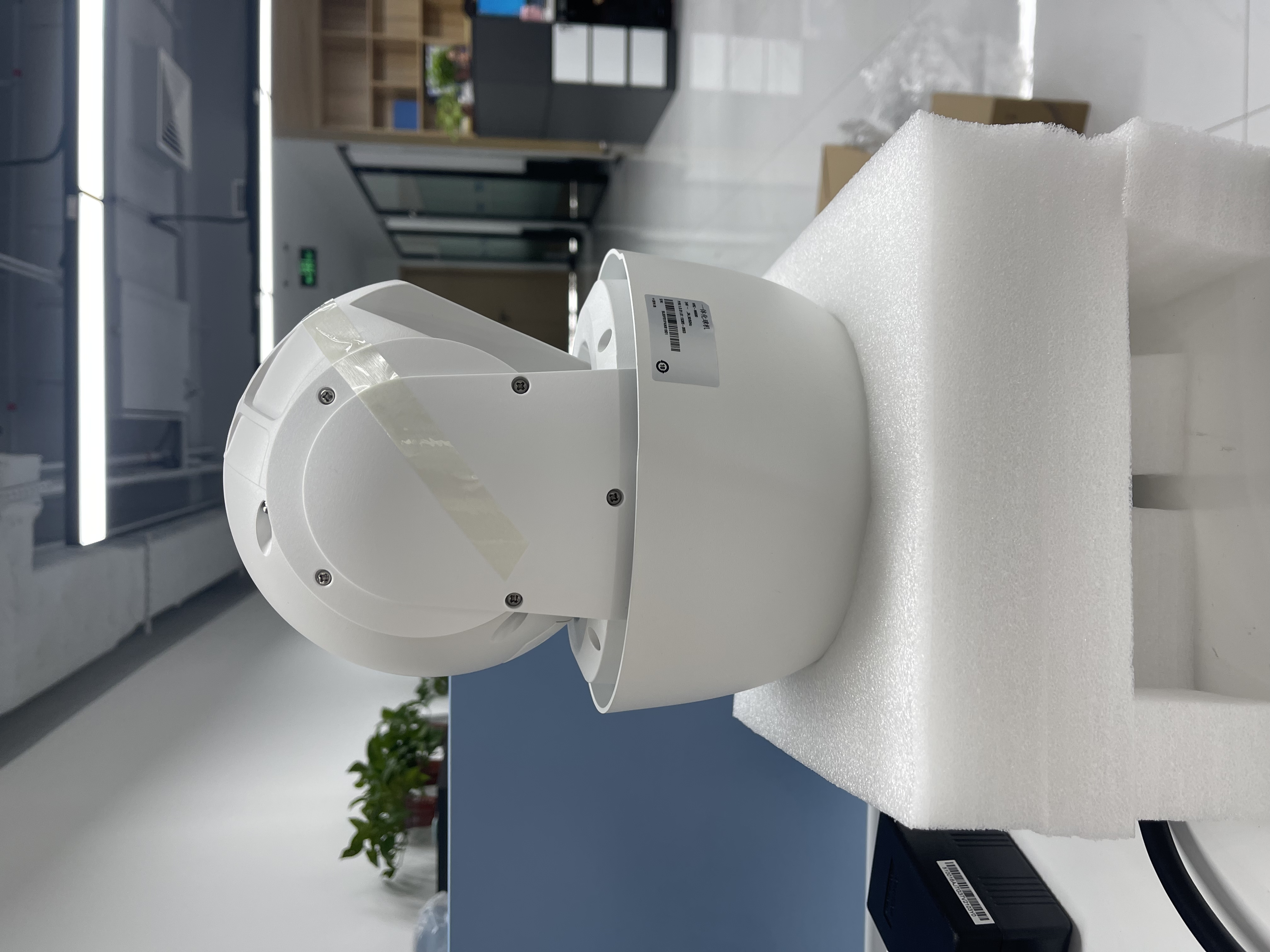 海島航線視頻監(jiān)控預(yù)警，雙光譜球型攝像機(jī)防震防霧大顯神威