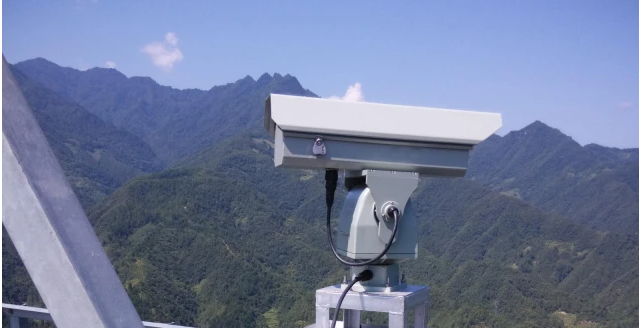 一個成功的森林防火監(jiān)控解決方案，背后離不開一臺雙光譜云臺攝像機默默付出