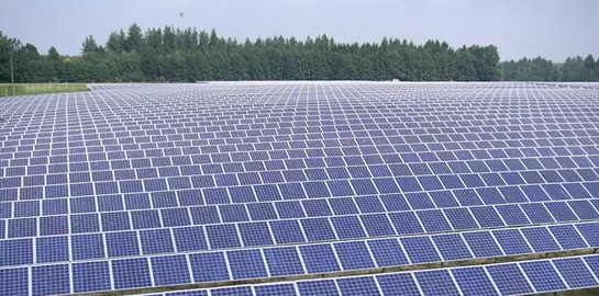 山西運(yùn)城稷山縣10KM太陽能光伏發(fā)電項目，華瑞通自主研發(fā)生產(chǎn)的火災(zāi)監(jiān)控預(yù)警攝像機(jī)超常發(fā)揮