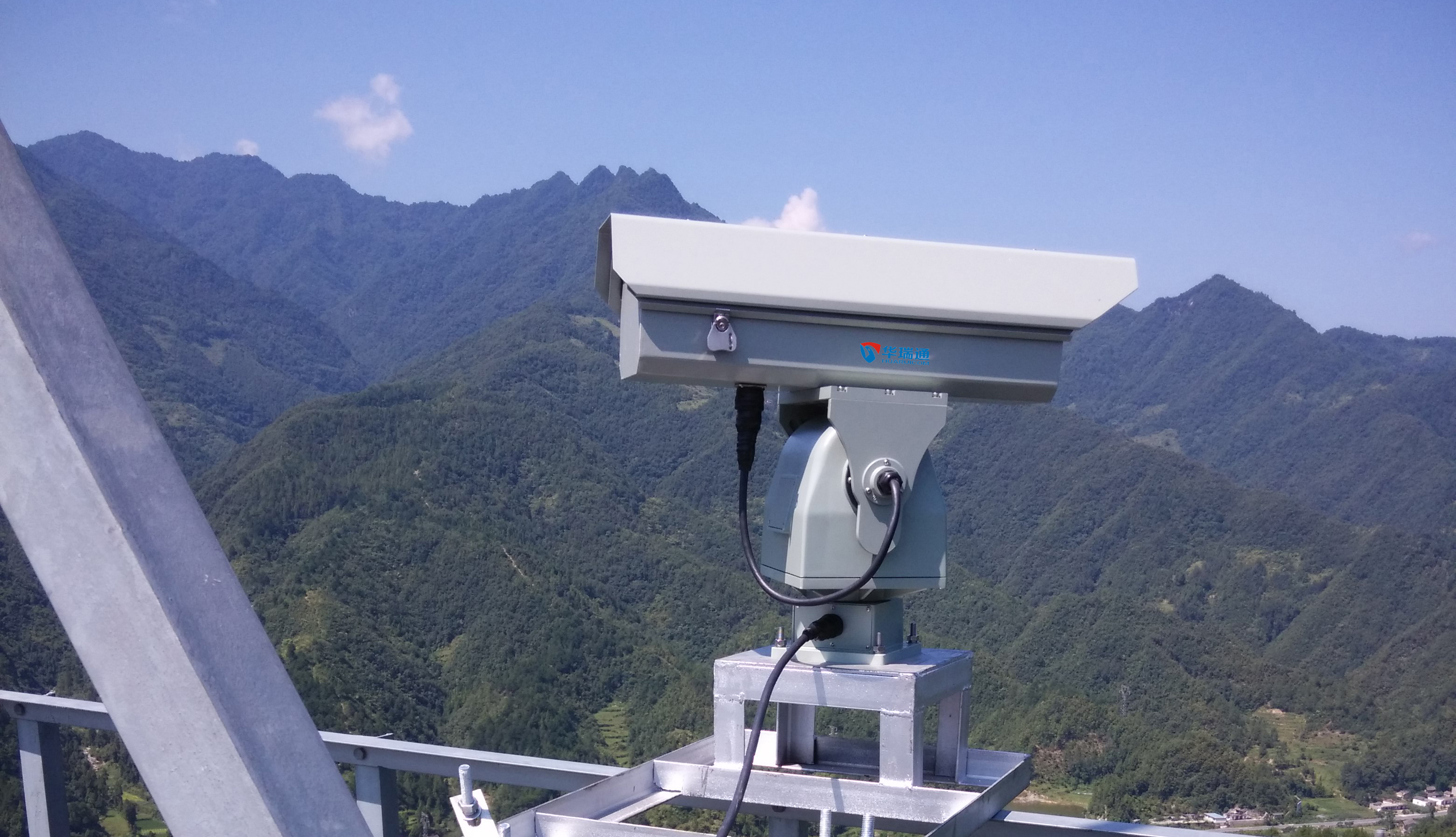 森林火災(zāi)預(yù)警監(jiān)控攝像機(jī)